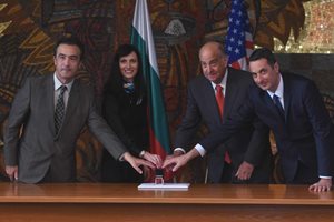 България и САЩ отбелязват 120 г. дипломатически отношения с юбилейна марка