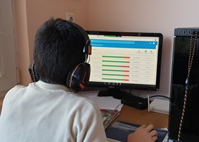 Изследване: 71% от родителите убедени, че онлайн часовете при пандемията са се отразили зле на образованието на децата им