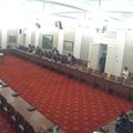 Комисията по бюджет и финанси заседава в Зала "Изток" на Народното събрание.
