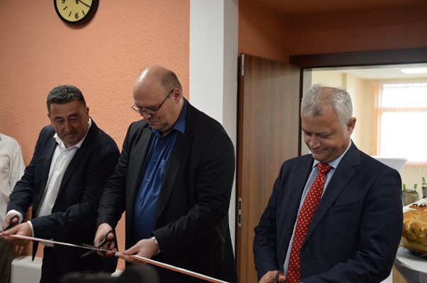 Заместник-министърът на правосъдието Емил Дечев откри нов следствен арест в Благоевград.