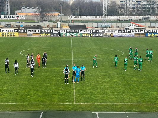 Футболистите на "Локо" и "Хебър" изнесоха интересен мач на стадиона в парк "Лаута".
