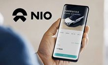 Nio разработи собствен смартфон за паркиране и видеоразговори в колата (видео)