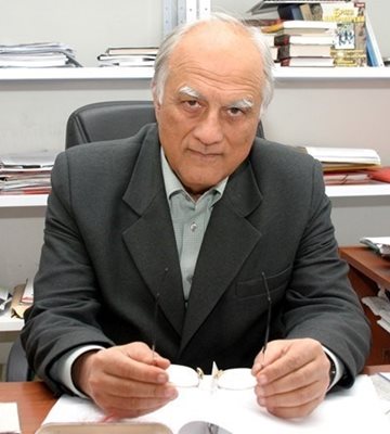 Политологът проф. Петър-Емил Митев