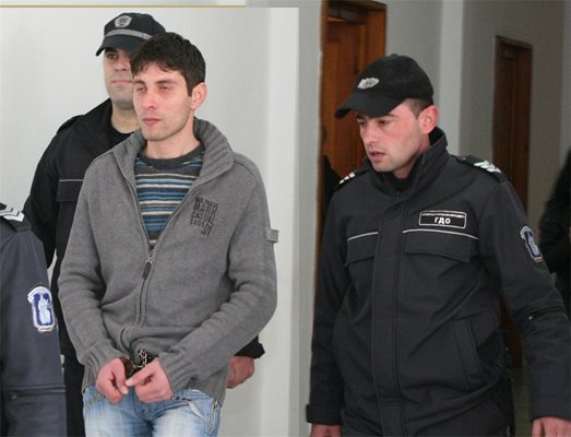Тодор Иванов влиза в съда.