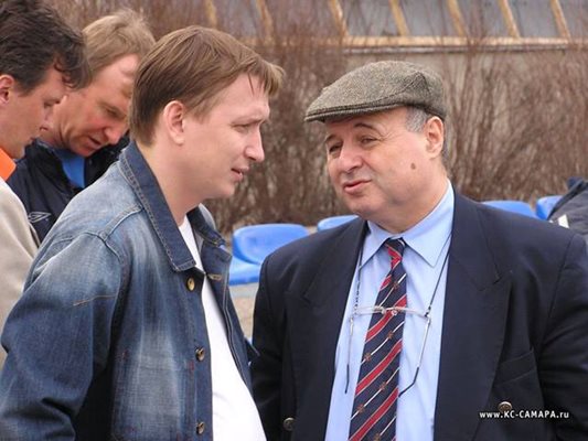 Футболният мениджър Яни Димитров (вдясно)