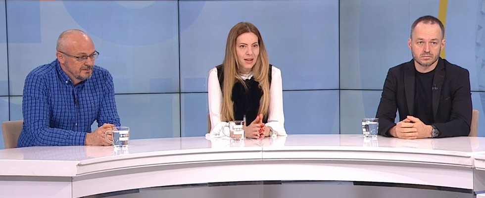 Политологъг Георги Киряков, PR експертът Бояна Бозаджиева и политологът Стойчо Стойчев Кадър: БНТ