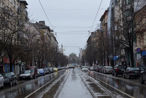 Центърът все още запазва жилищни функции, но имотите все по-често се вземат за офиси заради високите цени и наеми.

СНИМКА:ЙОРДАН СИМЕОНОВ

