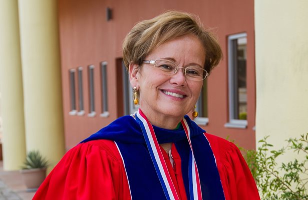 Д-р Марги Енсин, президент на Американския университет.