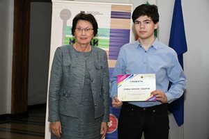 Пловдивски ученик ще представя България на Eвропейския конкурс за млади учени