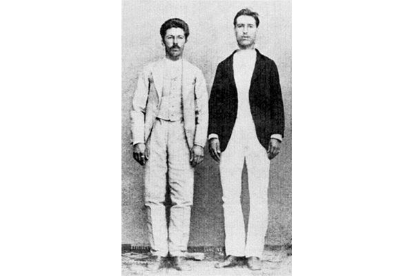 ПРЕДАНИ: Никола Цвятков (вляво) и Христо Цонев са изтезавани, но не издават Левски.