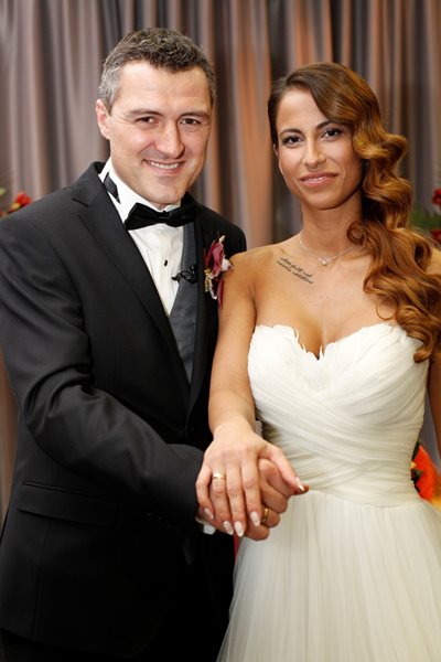 Гергана Капзамалова и Георги Веселинов по време на сватбеното си тържество в началото на февруари.