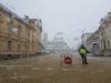 Обработват улиците в София заради снеговалежа, на места е ограничено движението
