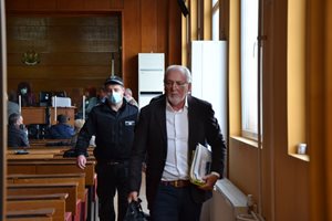 Делото срещу Местан за смъртта на 6-месечното бебе тръгва отначало - съдията се пенсионира (Обзор)