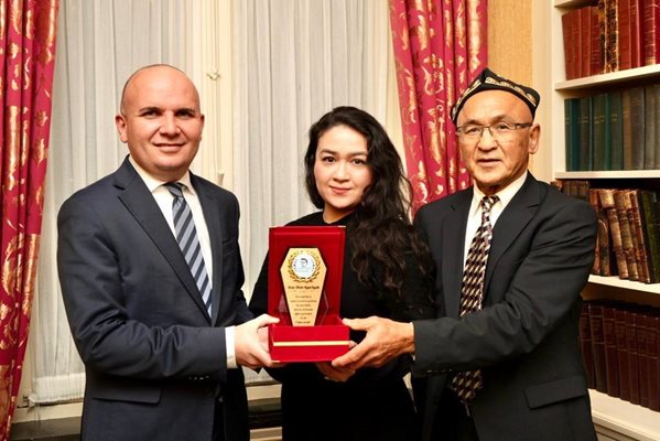 Илхан Кючюк с награда за защита на човешките права