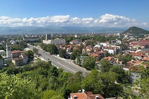 Слънчево остава времето днес, в Пловдив - до 12°