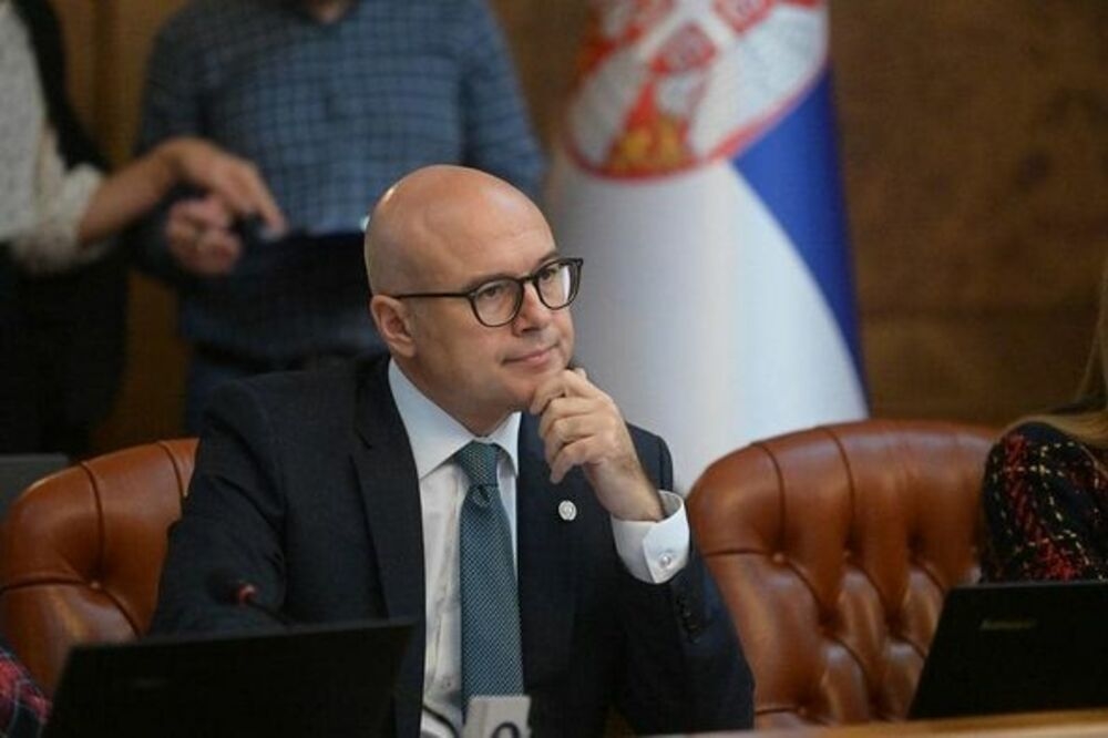 Милош Вучевич пое партията на сръбския президент Вучич