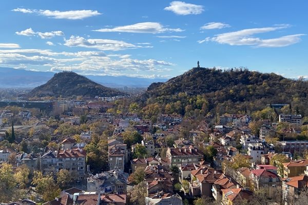 Топло време ни очаква днес, до 32° в Пловдив