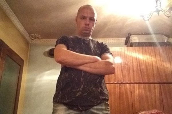 Задържаният Захари Шулев, който бе обвинен за изтезаване на куче в София.

СНИМКА: ЛИЧЕН ПРОФИЛ ВЪВ ФЕЙСБУК