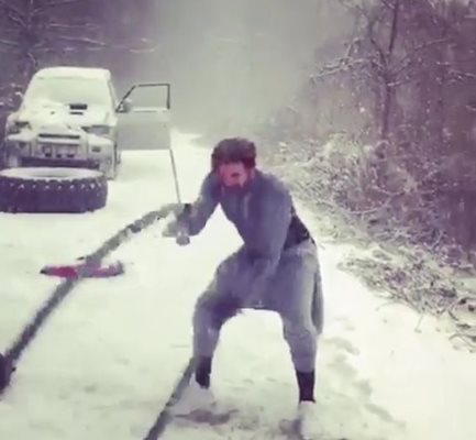 Георгиев помпа мускули в снега