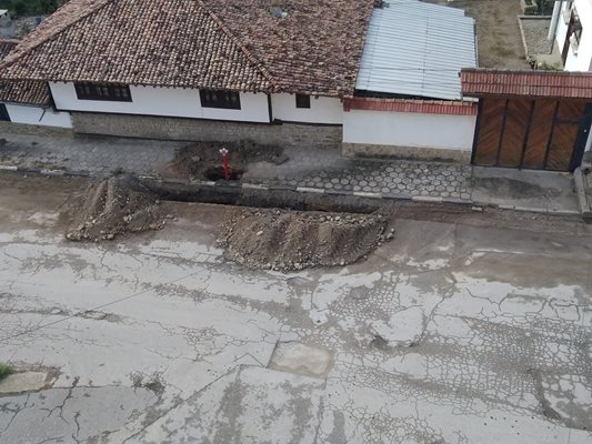 Смяната на водопроводи в Златарица вече започна

Снимка: Община Златарица