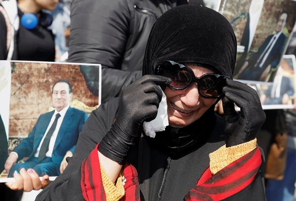 В Кайро погребаха бившия президент на Египет Хосни Мубарак Снимка РОЙТЕРС