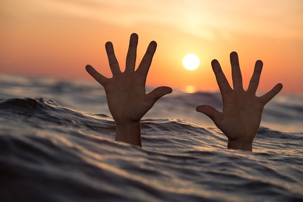 Спасиха 4-годишно дете от удавяне в Бургас
