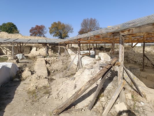 Разкопките в културно-историческия обект продължават