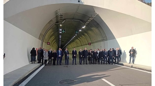 Официално пуснаха за движение тунел "Железница" Снимка: Тони Маскръчка