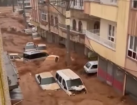 След земетресенията - и наводнения в турските окръзи Шанлъурфа и Адъяман (Видео)