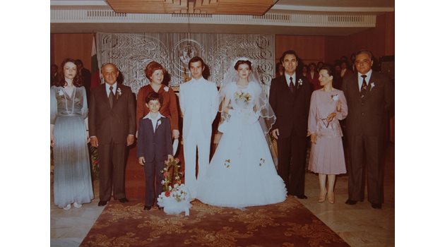 Семейна снимка от сватбата на Владимир Живков и Маруся Мирчевска.