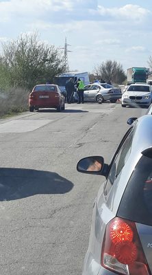 Катастрофата на пътя Бенковски-Пловдив затрудни временно движението.