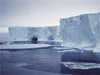 Айсберг, тежащ един трилион тона, се откъсна от антарктическия шелф