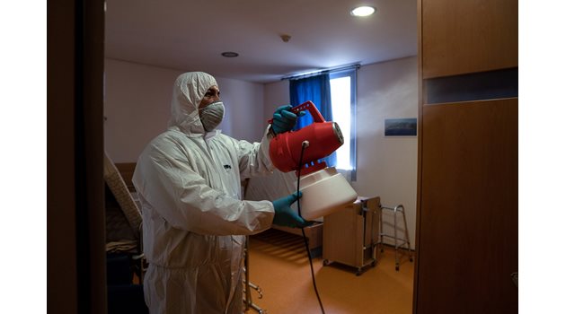 Силно оръжие в борбата срещу коронавирусa е установила група гръцки учени СНИМКА: Ройтерс