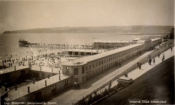 Централните морски бани във Варна са имали два етажа и над 1000 кабини.