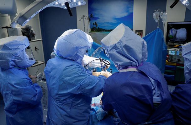Телехирург ще оперира с ръце роботи