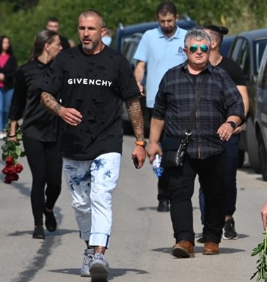 Любомир Таков на погребението на Алексей Петров