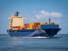 Гръцките власти проверяват контейнер с химически вещества на пристанище Пирея