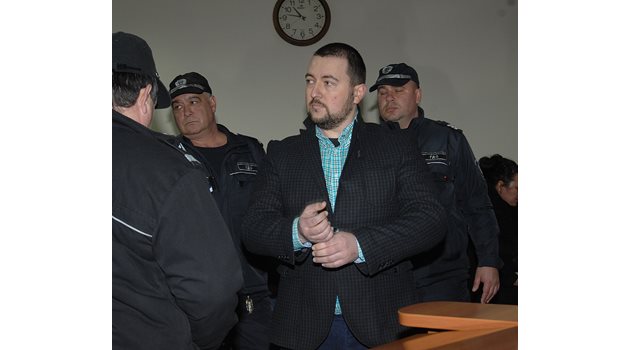 Владимир Елдъров ще отговяря по второ обвинение - за измами в особено големи размери. Снимки: 24 часа