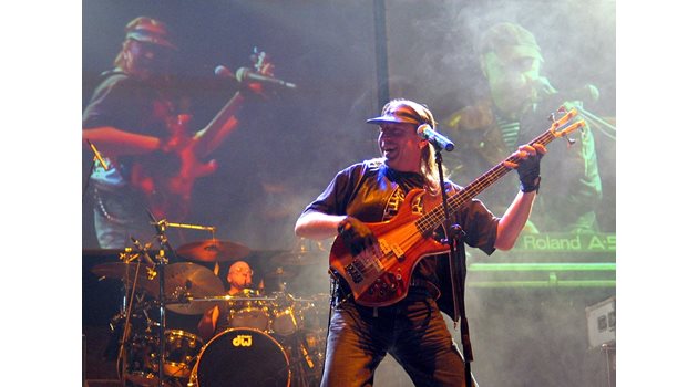 Легендарният басист на “ФСБ” ни напусна внезапно на 57 години