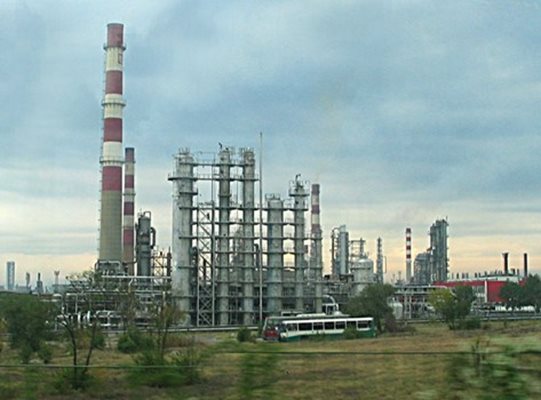 Ако България не получи отсрочка, бургаската рафинерия ще изпита сериозни затруднения докато пренастрои мощностите си към  друг сорт петрол