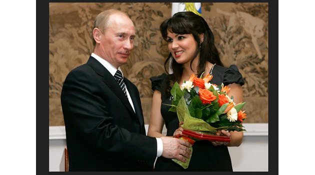 Причисляват Анна Нетребко към близкия кръг около президента Владимир Путин.