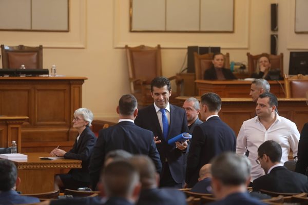Дебатът за вота на недоверие към првителството на Кирил Петков приключи
Снимка: Николай Литов
