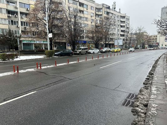 Улиците в Пловдив още сутринта бяха почистени до асфалт.