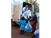 8-годишната Радост събра 750 кг пластмаса  в помощ на бездомни животни