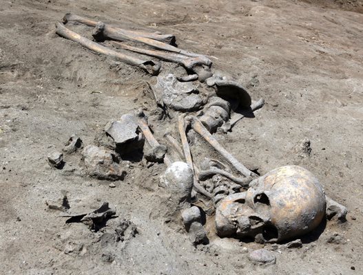 Скелетът, който беше открит в неолитното селище в “Слатина”, вероятно е на жена.