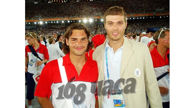 Паоло и тенис звездата Роже Федерер на церемонията по закриване на Олимпийските игри в Атина.