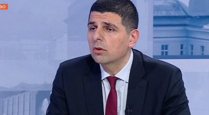 Депутатът Ивайло Мирчев праща НАП на проверка в "Лукойл"