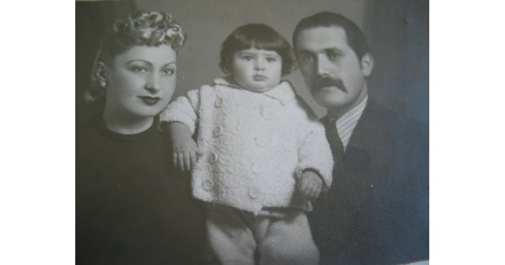 L’hypnose a épousé Fakira Miti et Madame Sizi – parents du chanteur unique Emil Dimitrov