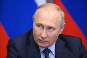 Критиците на Путин – либерални имперци, комунисти под контрол и партия на войната