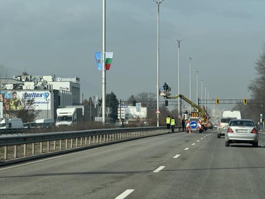 Знамената се закачат от четвъртък сутрин